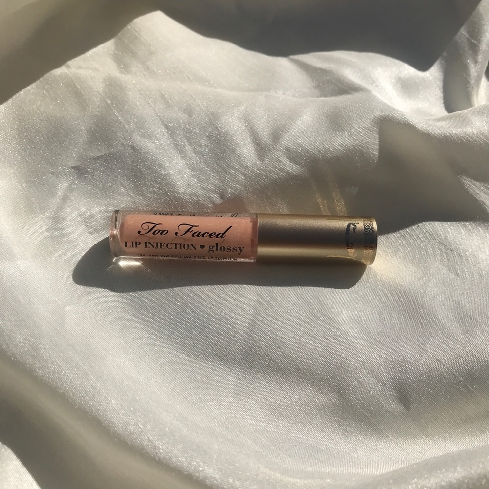Too Faced Lip Injection